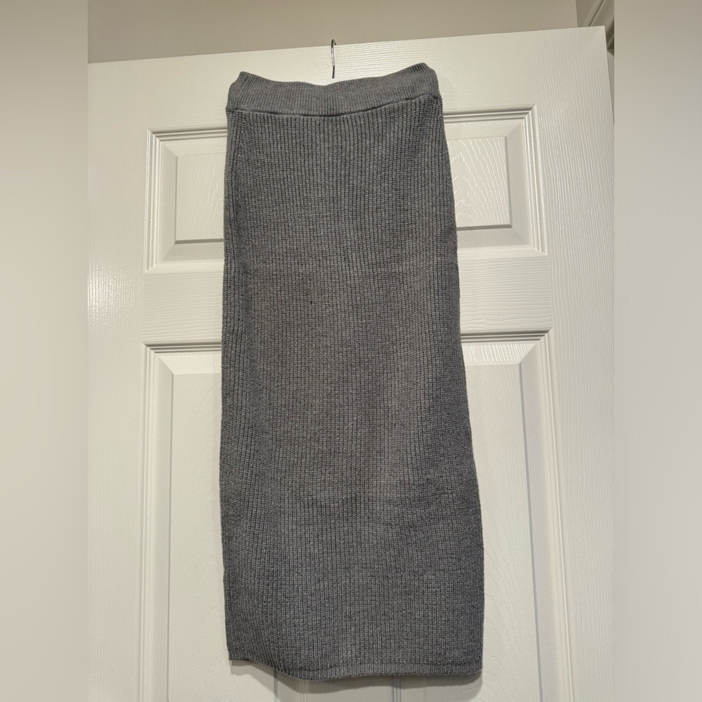 Gray pencil skirt! Can be dressed up or worn casually!
